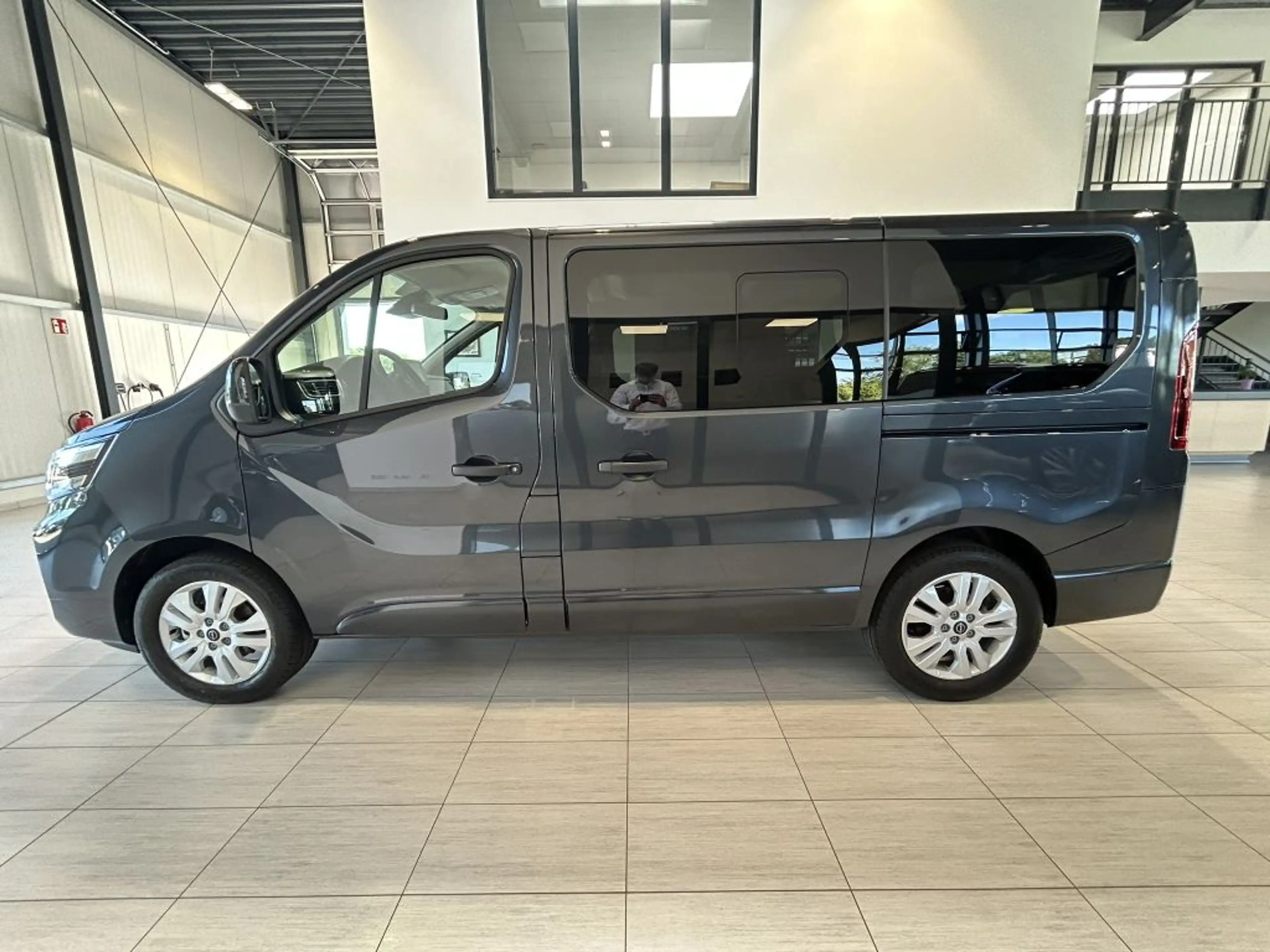 Nissan Primastar L1H1 2,8 dCi 170 (9-Si.) 9AT Tekna — photo 8