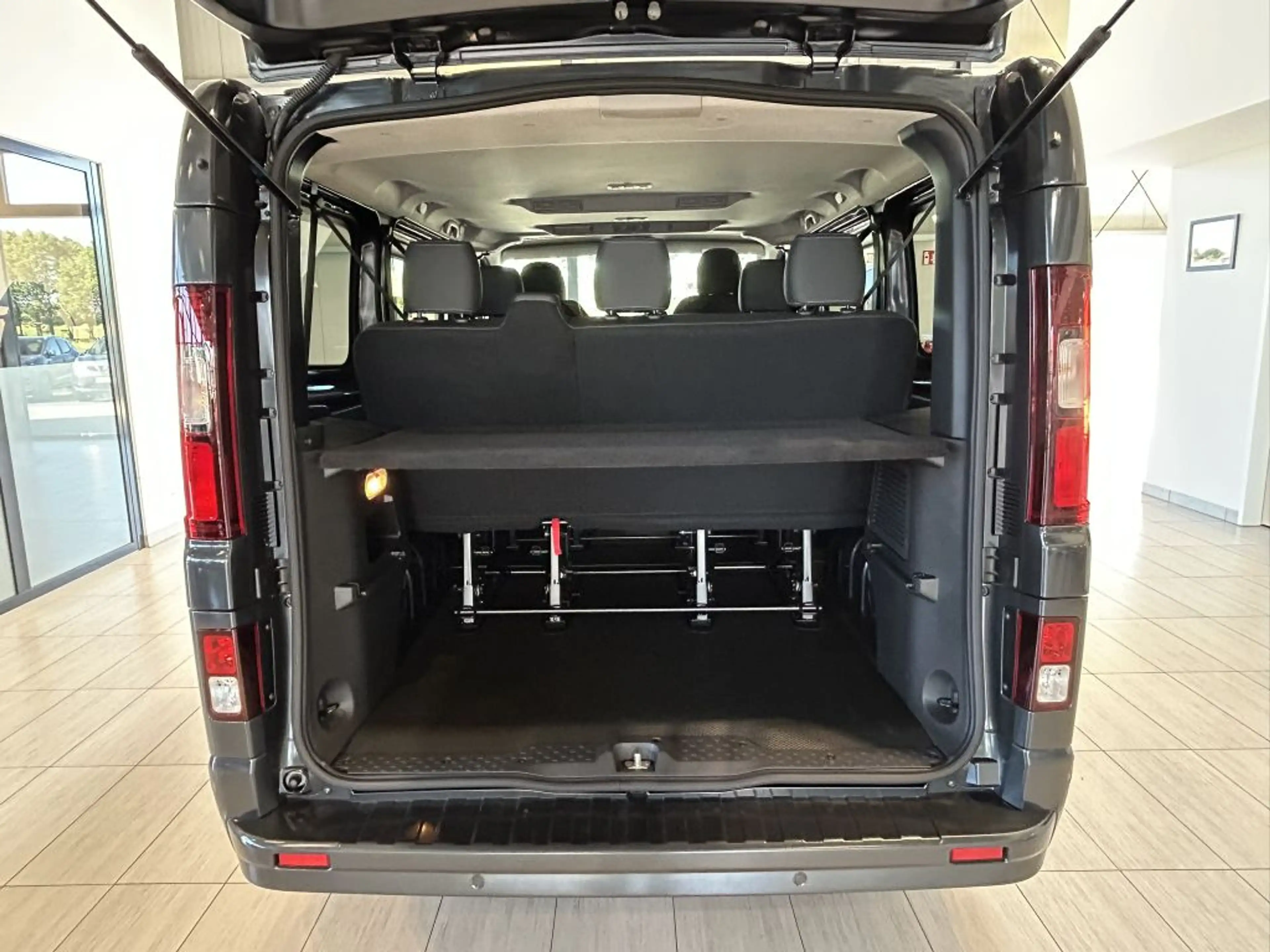 Nissan Primastar L1H1 2,8 dCi 170 (9-Si.) 9AT Tekna — photo 13
