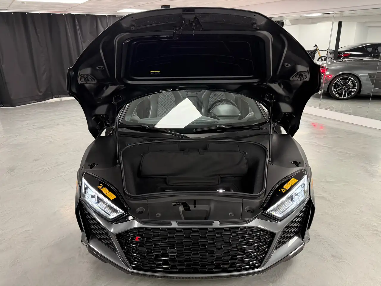 Audi R8 снимка Audi R8