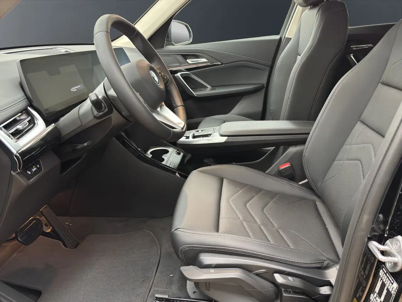 BMW iX1 eDrive20 [xLine, AHK, ACC, RFK, 19" LMR, LED, SHZ] 13