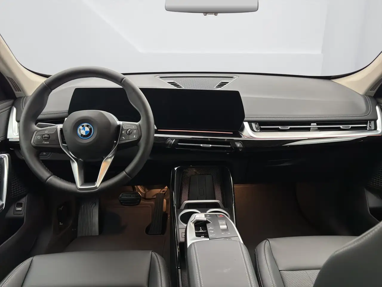 BMW iX1 eDrive20 [xLine, AHK, ACC, RFK, 19" LMR, LED, SHZ] 5