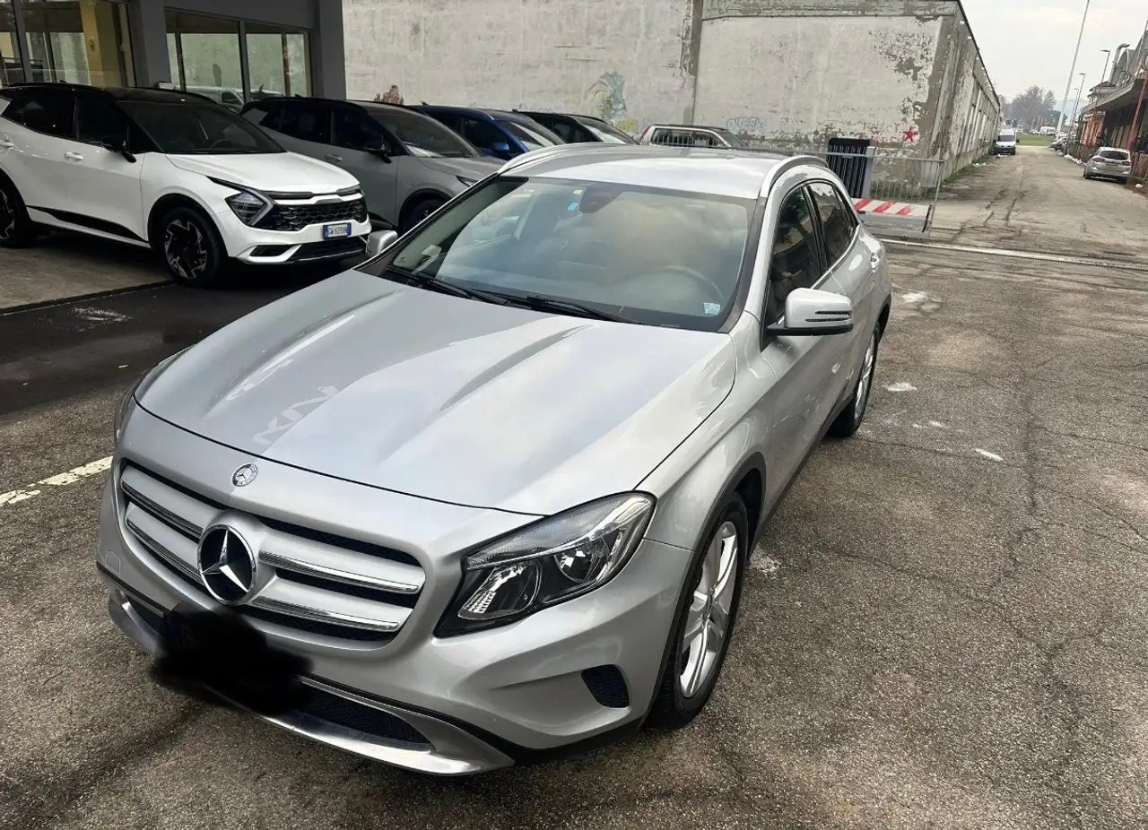 Mercedes-Benz GLA 180