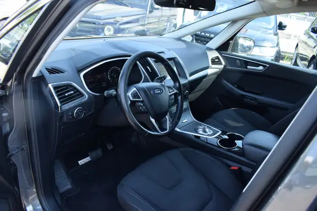 Ford S-Max view 14