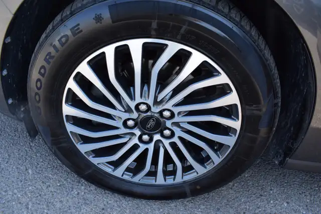 Ford S-Max view 13