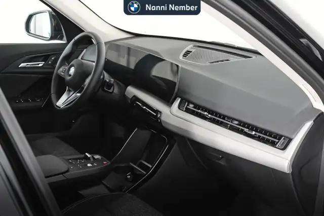 BMW X1 view 8