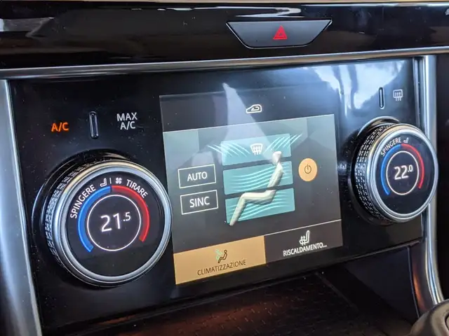 Jaguar Xe view 14