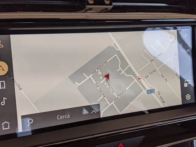 Jaguar Xe view 15