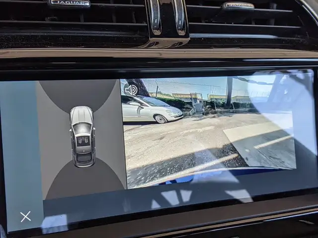 Jaguar Xe view 13