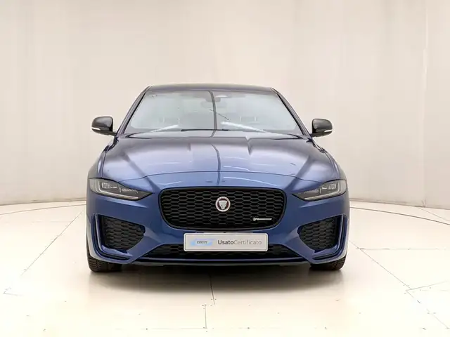 Jaguar Xe view 2
