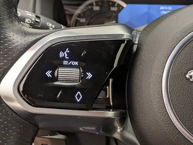 Jaguar Xe view 10