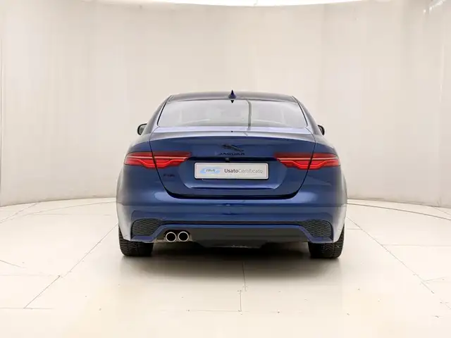 Jaguar Xe view 5