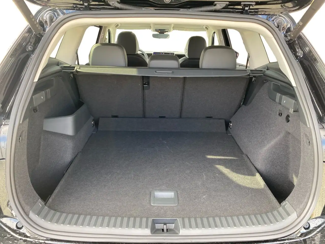 Volkswagen Tayron Life 1.5 TSI DSG APP*ACC*NAVI*LED*PDC*SHZ 6