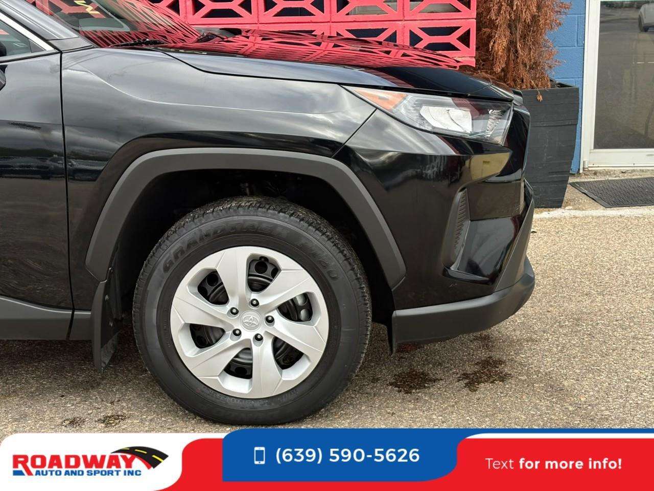 2024 Toyota RAV4 LE — снимка 1