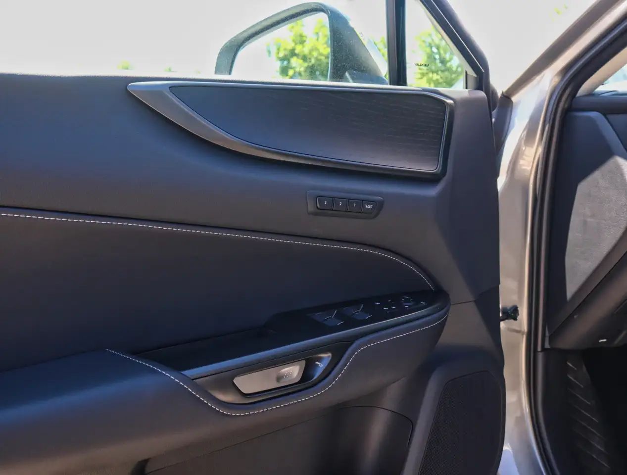 Lexus NX photo Lexus NX