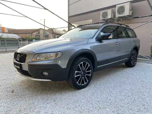 Volvo XC70 XC70 III 2007 2.4 d4 Momentum AWD 181cv geartronic