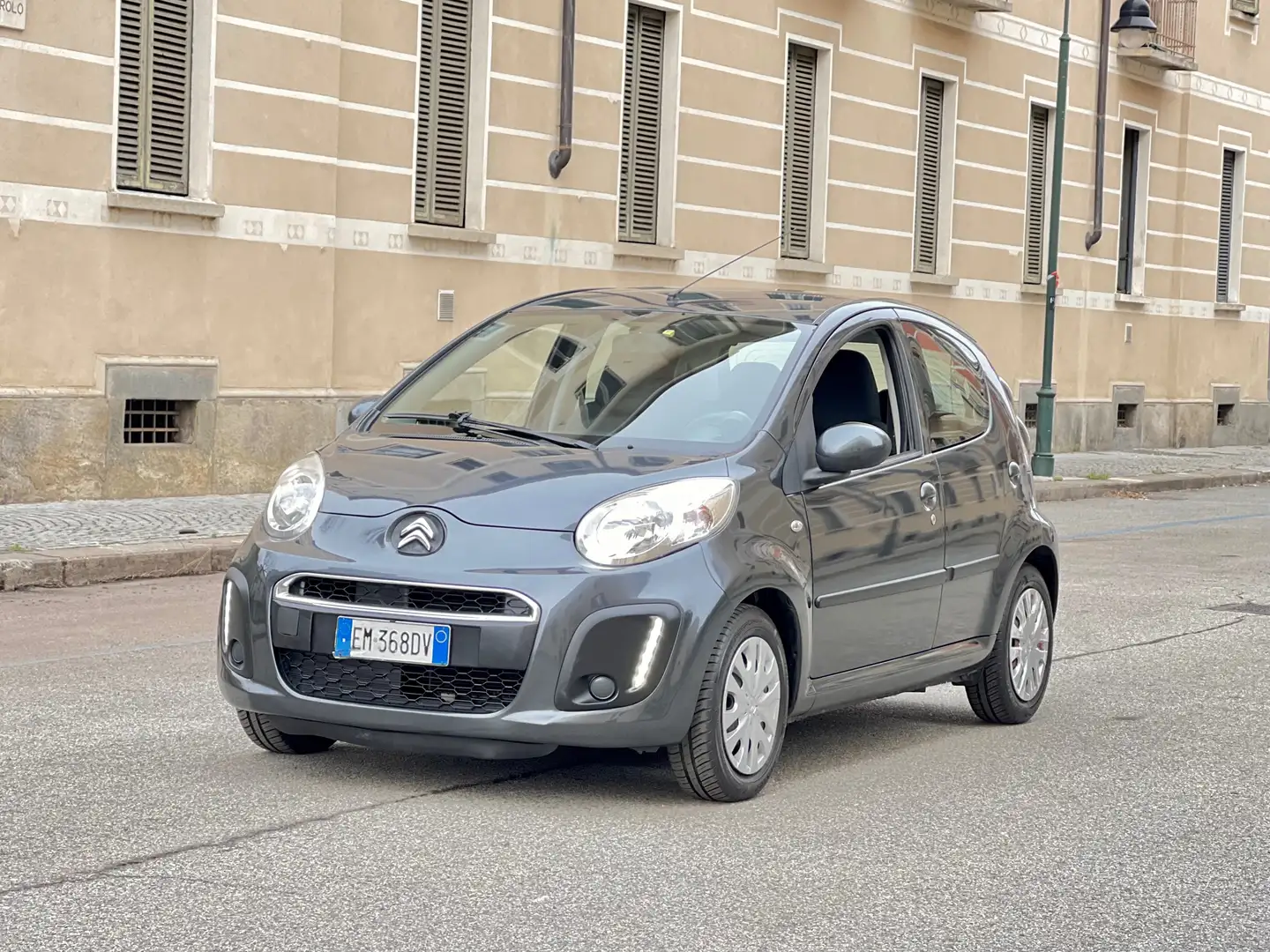 Citroen C1 5Porte 1.0 VTi 68cv Seduction LED-CLIMA-AIRBAG-AUX Gris - 1