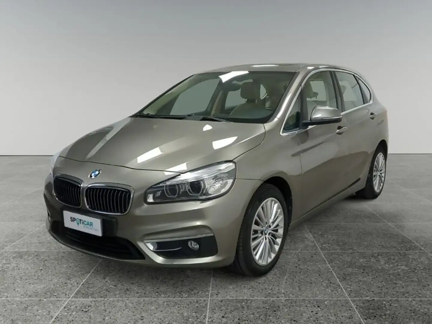 BMW 218 Serie 2 A.T. (F45) 218d Active Tourer Luxury Beżowy - 1