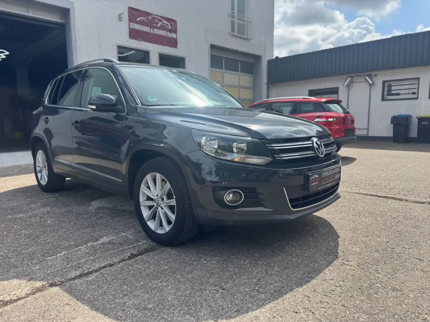 Volkswagen Tiguan *Sport & Style BMT*2.H*PANORAMA*NAVI*SHZ* Grau - 1