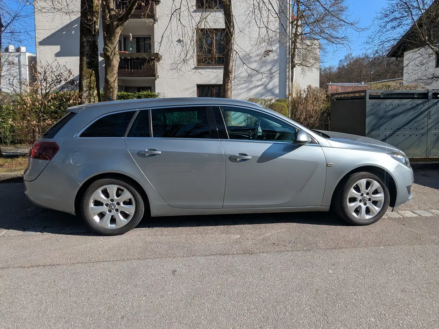 Opel Insignia Insignia Sports Tourer 2.0 | AHK | 8-Fach bereift Silber - 1