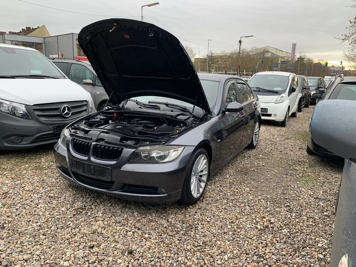 BMW 320 BMW320i+Automatik+Voll Austatung Zwart - 2
