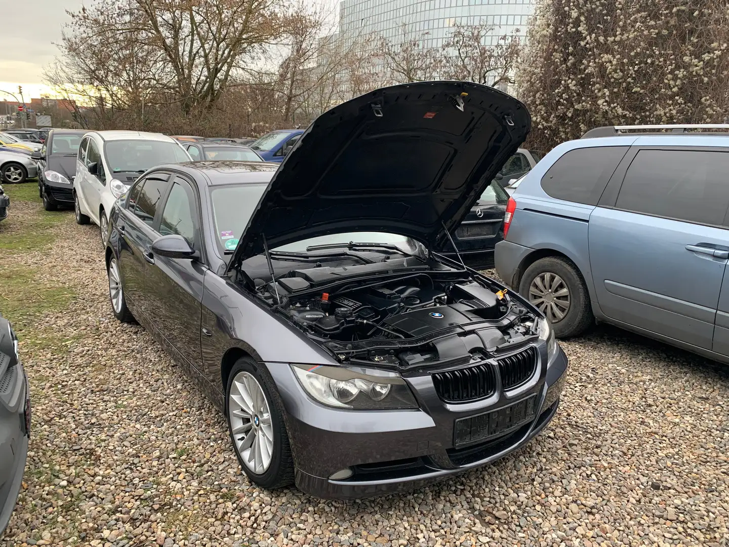 BMW 320 BMW320i+Automatik+Voll Austatung Schwarz - 2