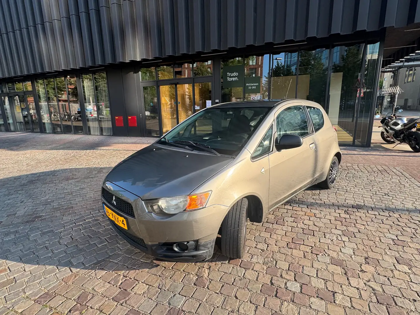 Mitsubishi Colt Colt 1.1 Edition One Grijs - 1