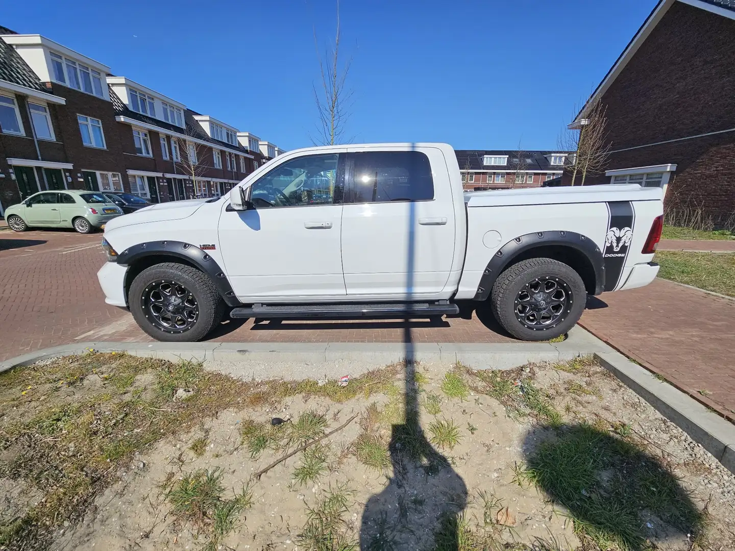 Dodge RAM 5.7 V8 QC 6'4 Wit - 1