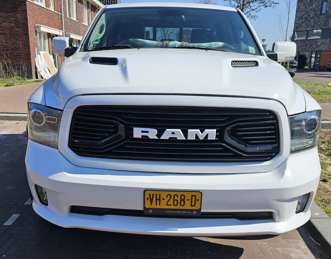 Dodge RAM 5.7 V8 QC 6'4 Wit - 2