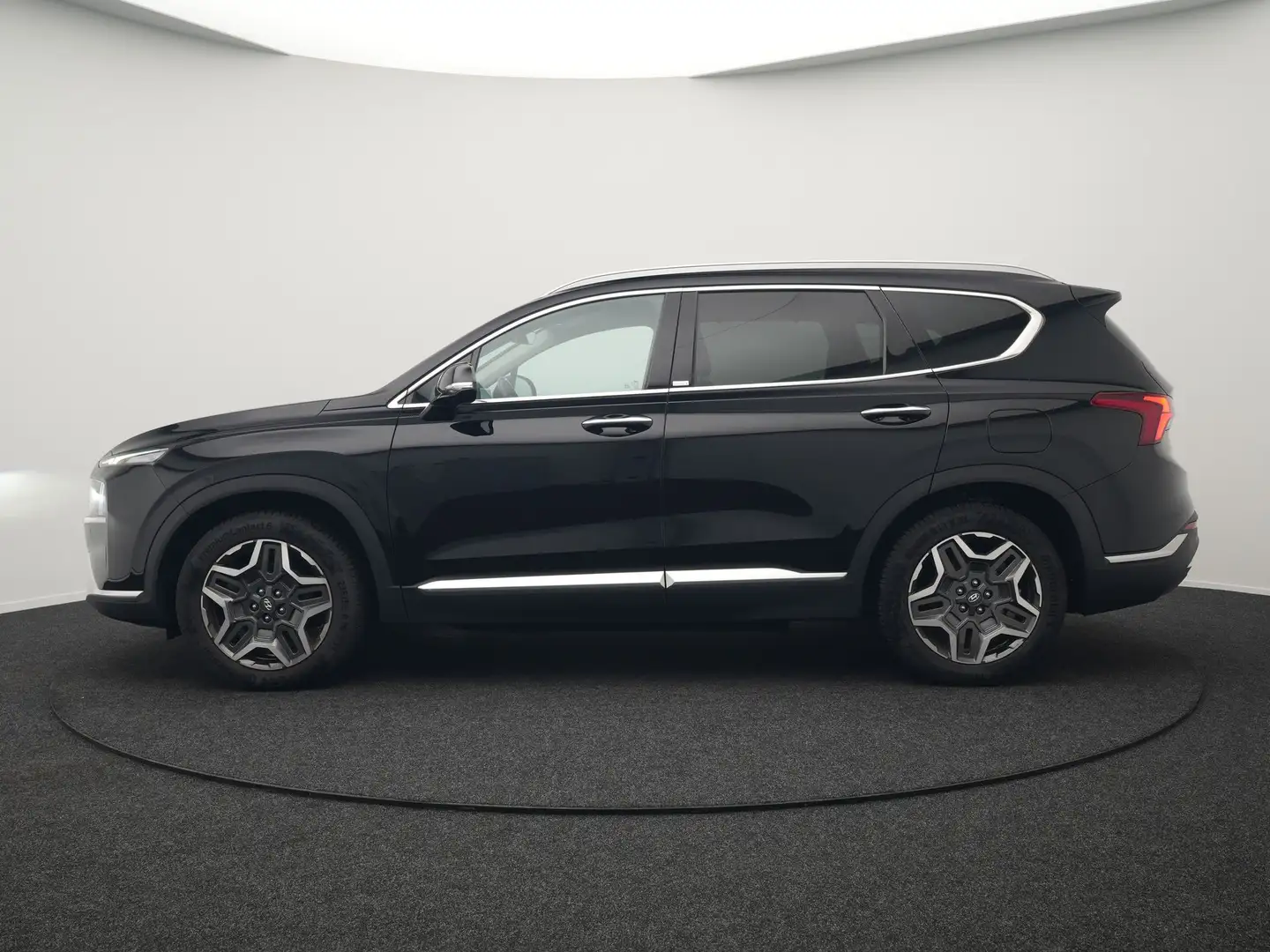 Hyundai SANTA FE 1.6 T-GDI Premium Plug In Hybrid 266pk Dealer O.H Zwart - 2