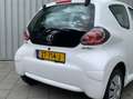 Toyota Aygo 1.0 VVT-i Now|Navigatie|Airco| Wit - thumbnail 6