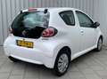 Toyota Aygo 1.0 VVT-i Now|Navigatie|Airco| Wit - thumbnail 4