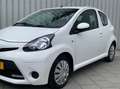 Toyota Aygo 1.0 VVT-i Now|Navigatie|Airco| Wit - thumbnail 2