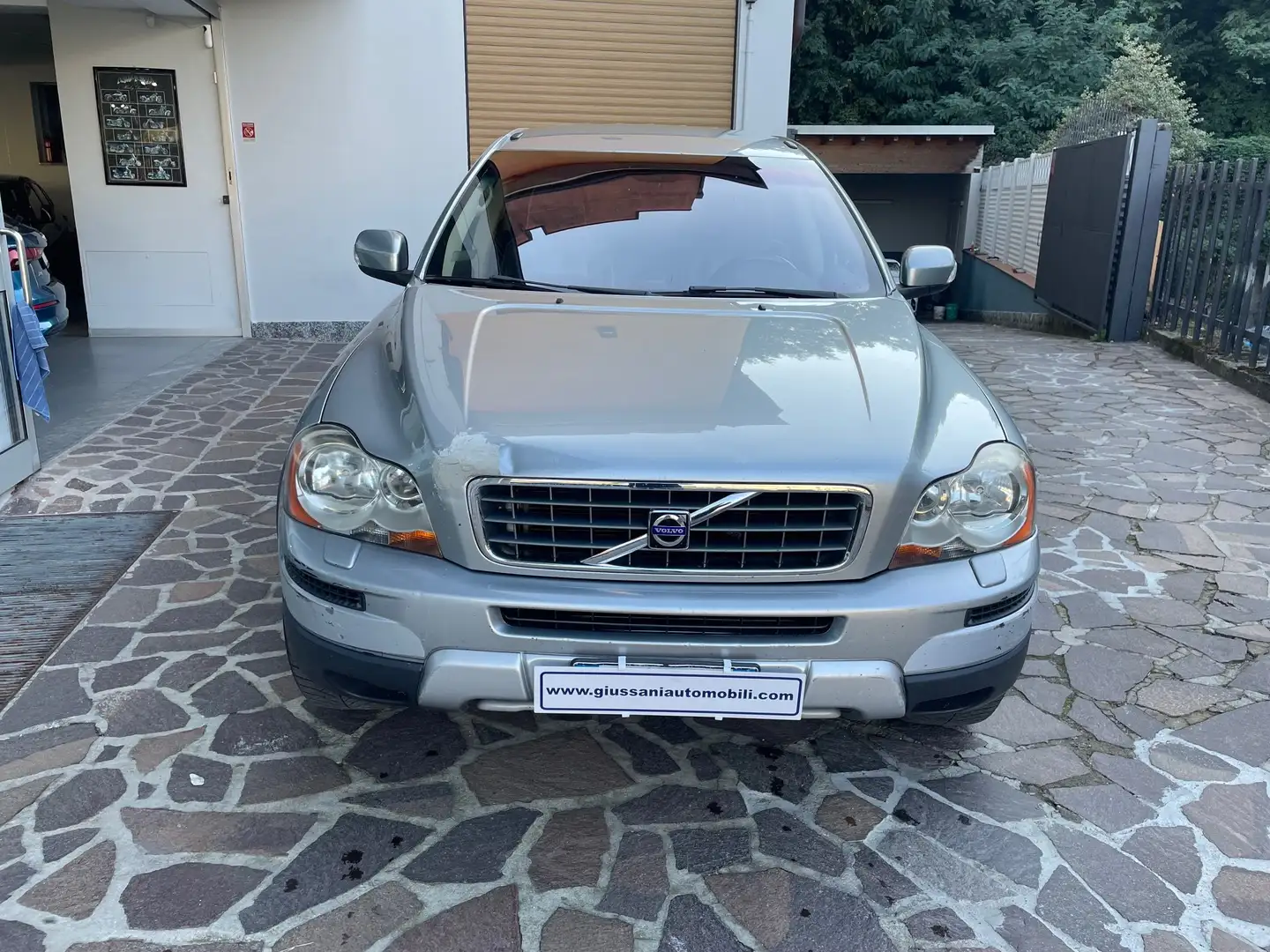 Volvo XC90 2.4 d5 Executive 185cv geartronic Silber - 2