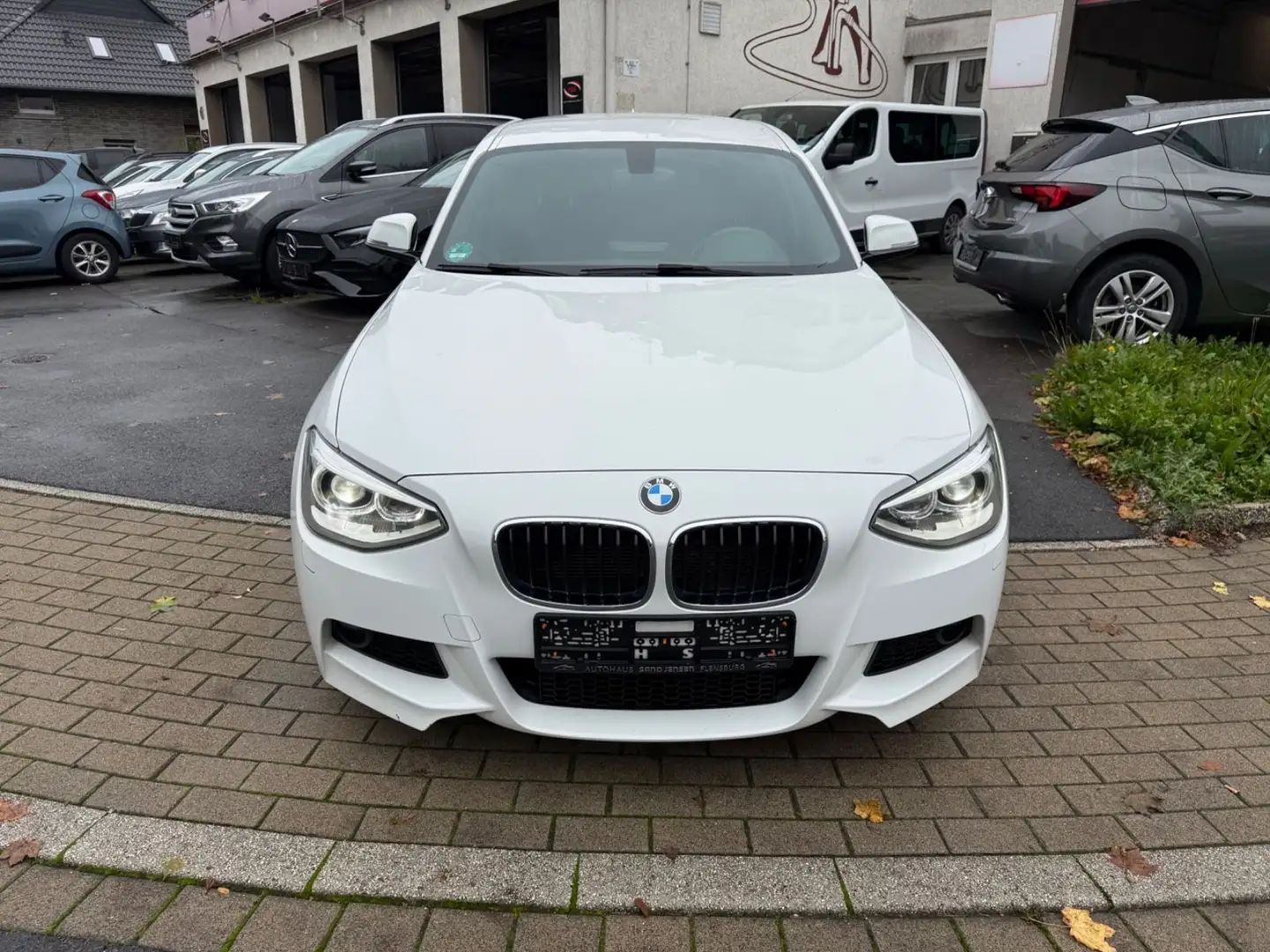 BMW 120 1 Lim. 5-trg. 120 d M Paket Klimaaut,SHZ,2.H Weiß - 2