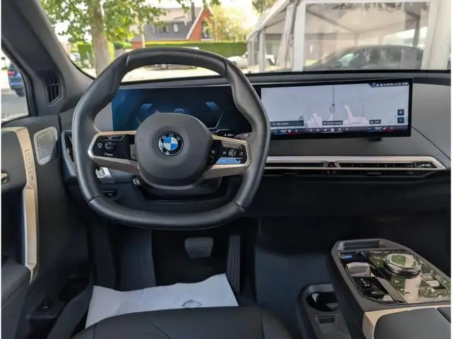 BMW Ix view 7