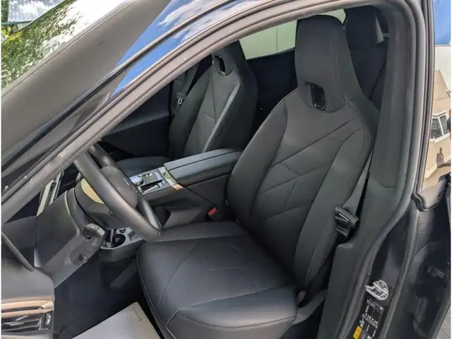 BMW Ix view 11