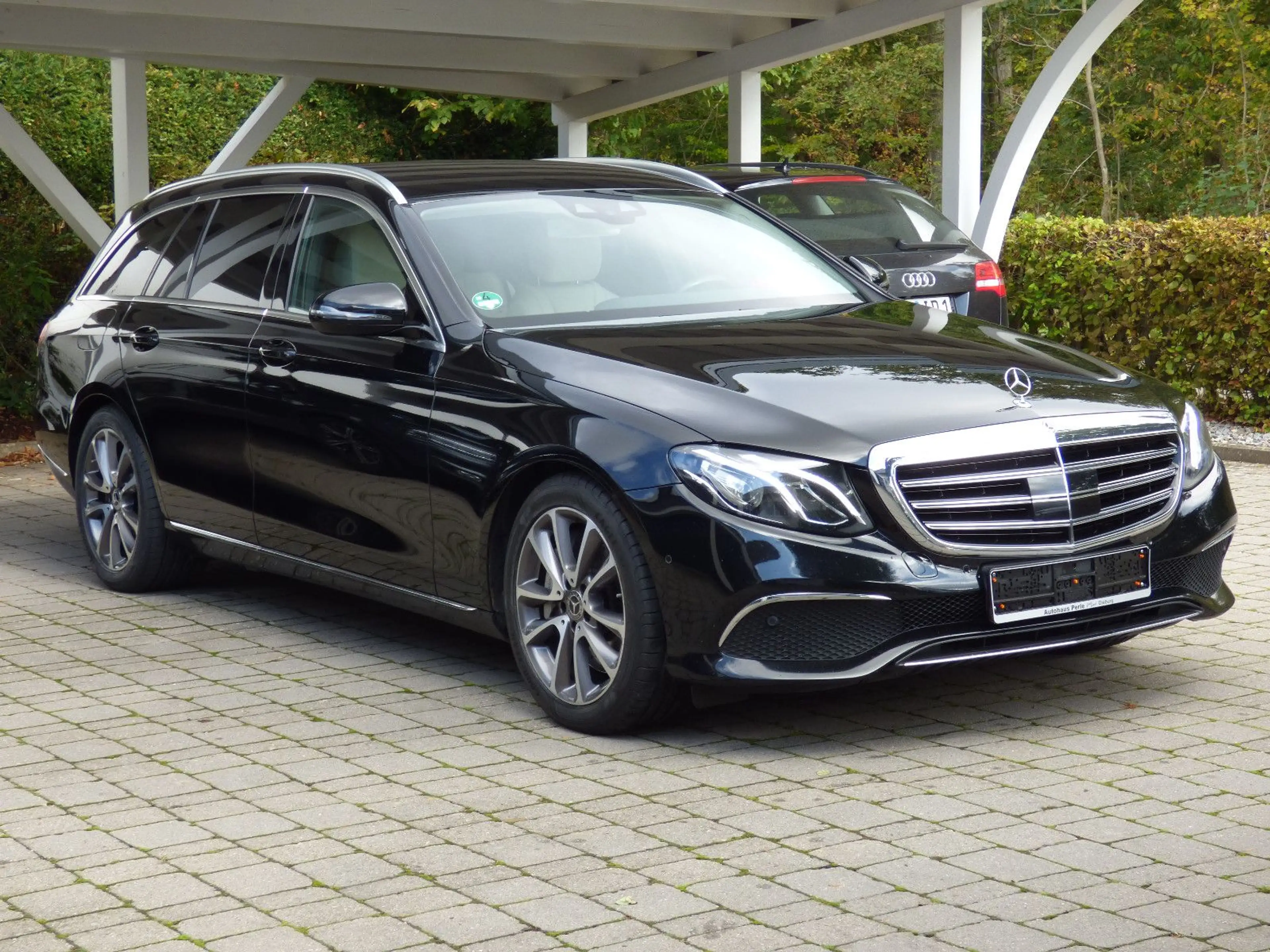 Mercedes-Benz E 350 d Avantgarde *Standheizung*LED*ACC*Kamera* — photo 5