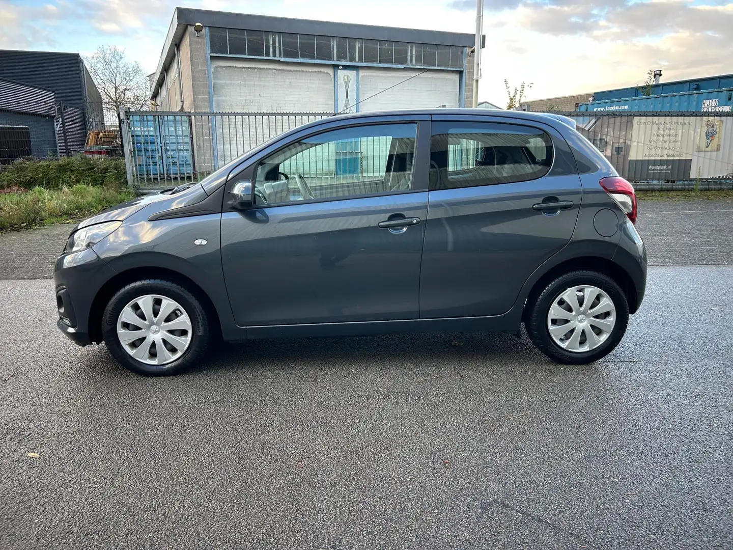 Peugeot 108 1.0 e-VTi Active Airco/Led/Bluetooth/Nieuwe Apk Grijs - 2