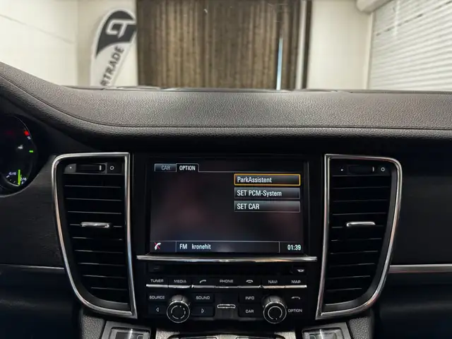 Porsche Panamera view 23