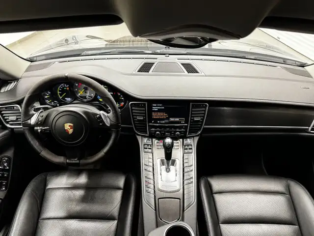 Porsche Panamera view 15
