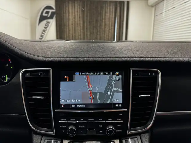 Porsche Panamera view 20