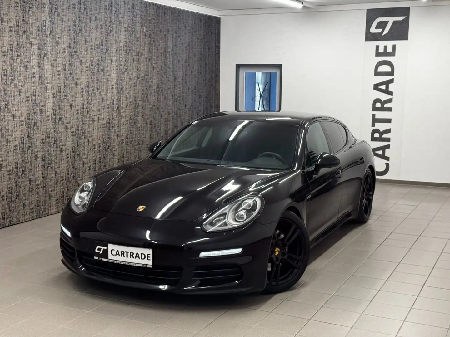 Porsche Panamera 3.0 V6 S E-Hybrid Schwarz - 2