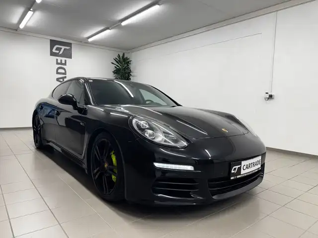 Porsche Panamera view 5