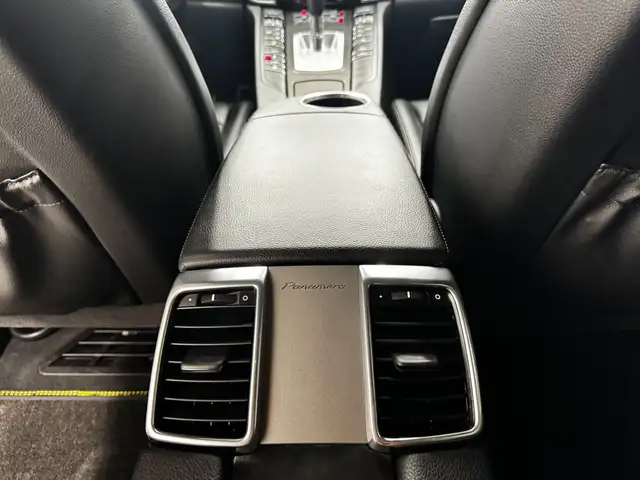 Porsche Panamera view 14
