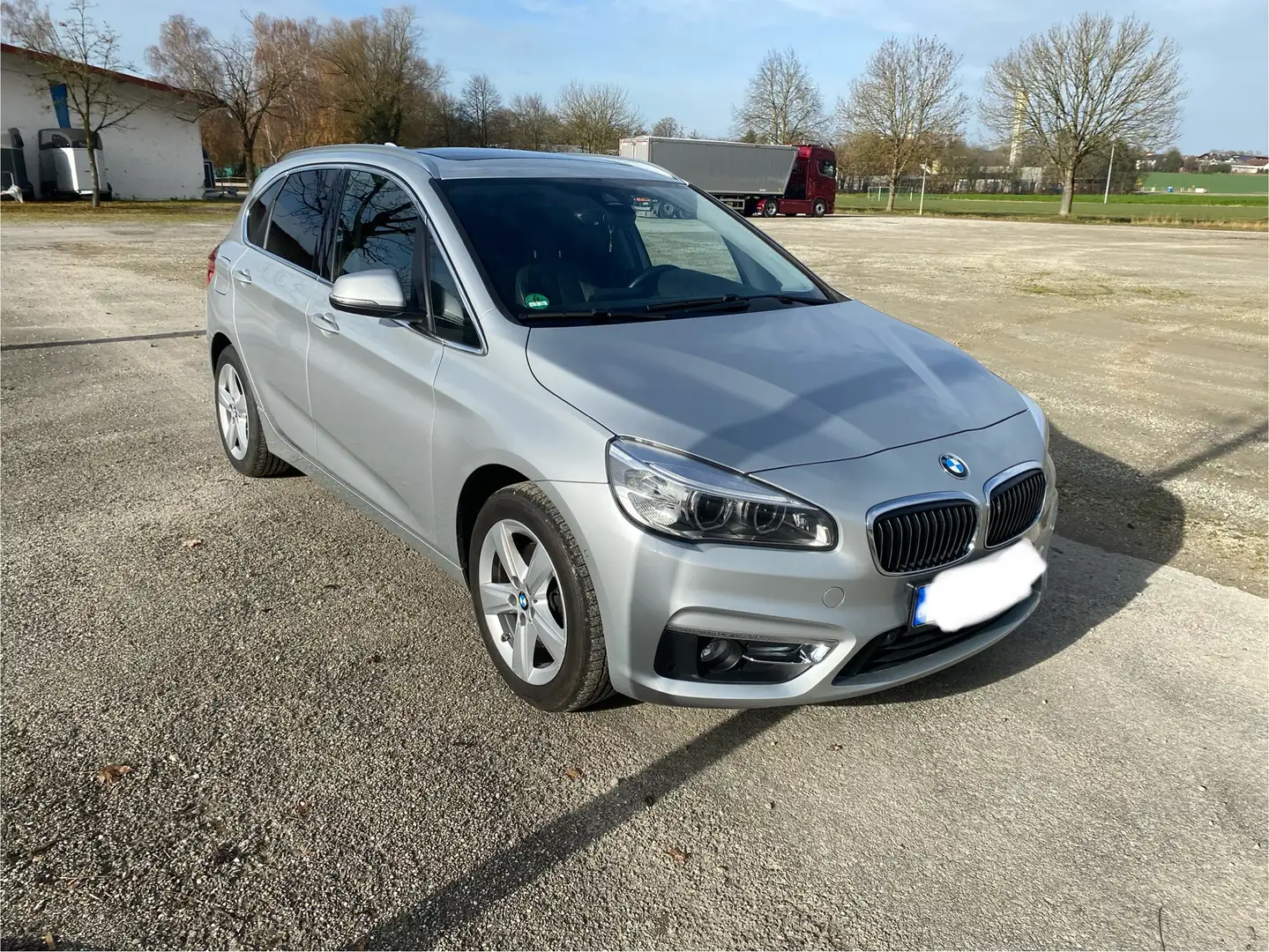 BMW 220 220d Active Tourer Lux.Line Leder LED AHK RFK GSD Silber - 1