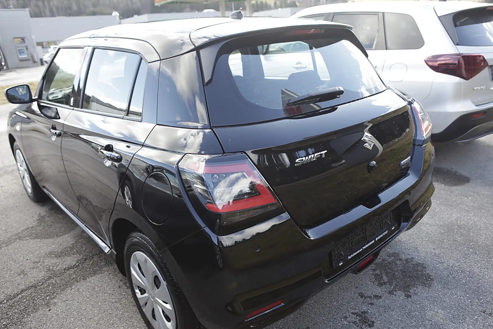 Suzuki Swift 1,2 Hybrid Clear Schwarz - 2