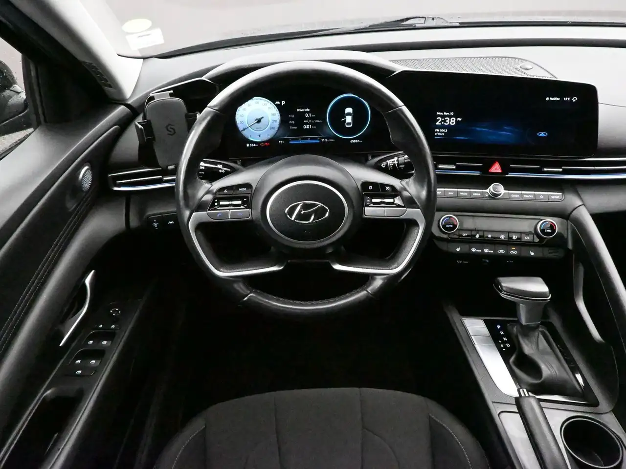 Hyundai ELANTRA снимка Hyundai ELANTRA