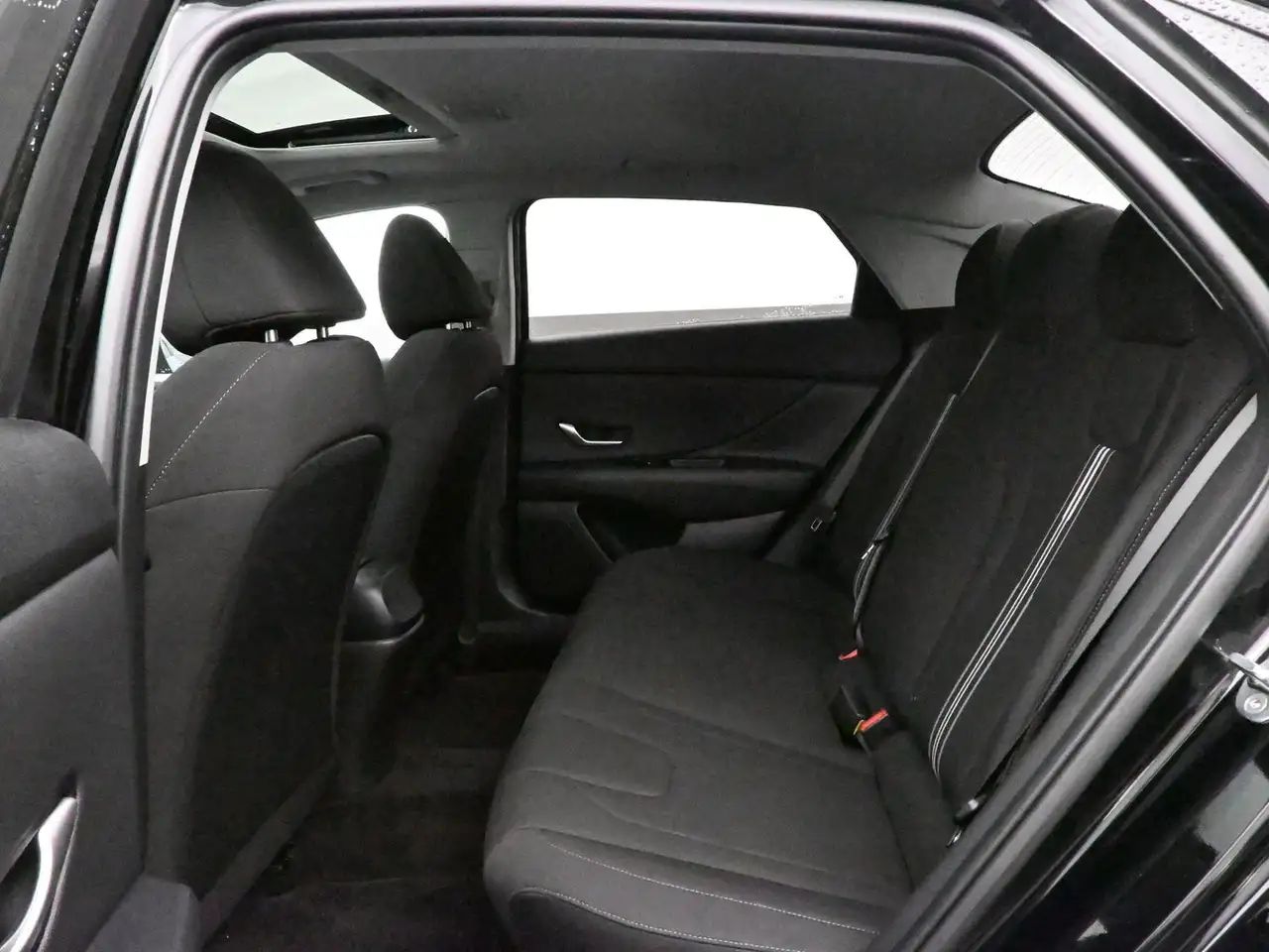 Hyundai ELANTRA снимка Hyundai ELANTRA