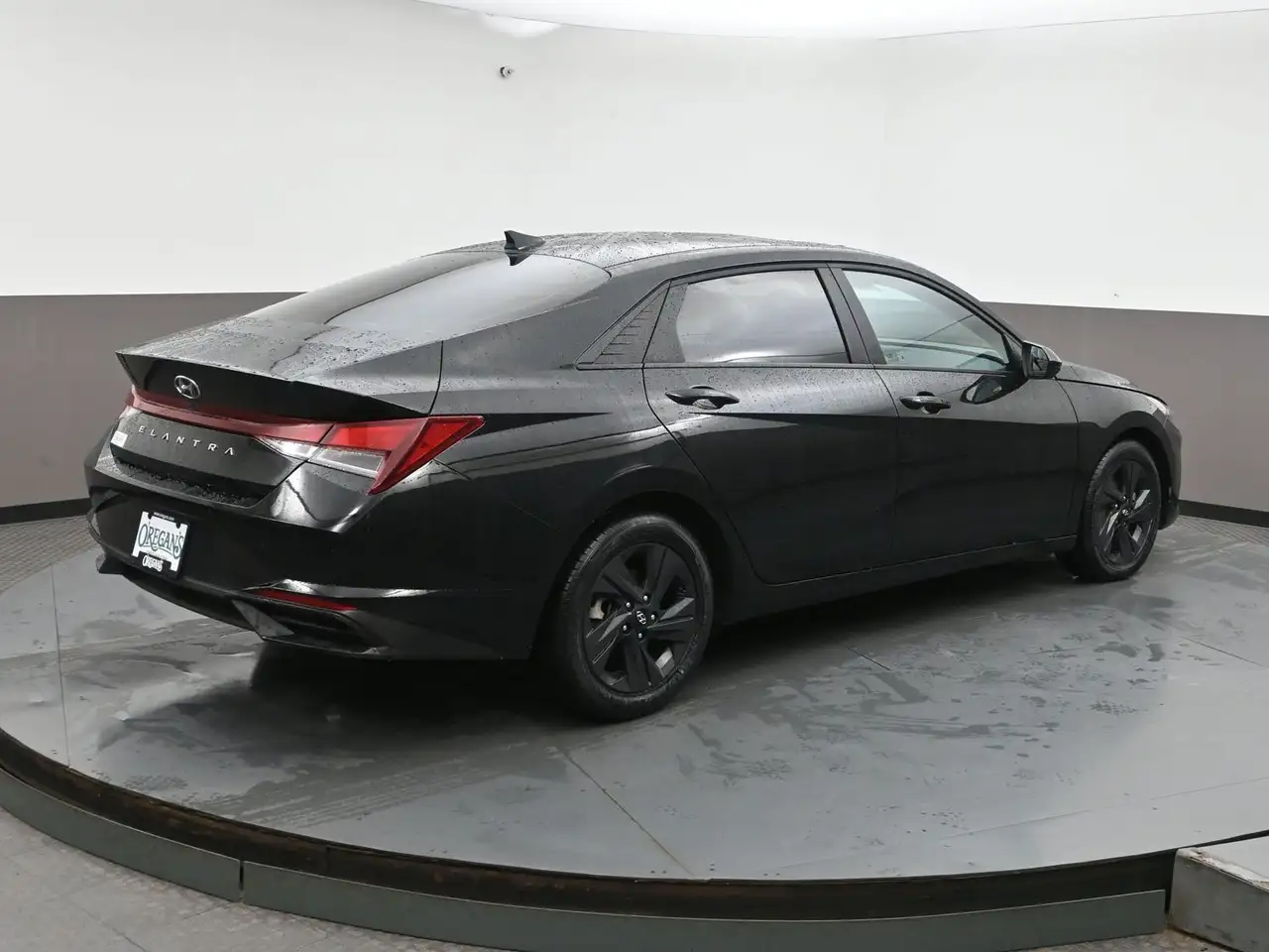 Hyundai ELANTRA снимка Hyundai ELANTRA