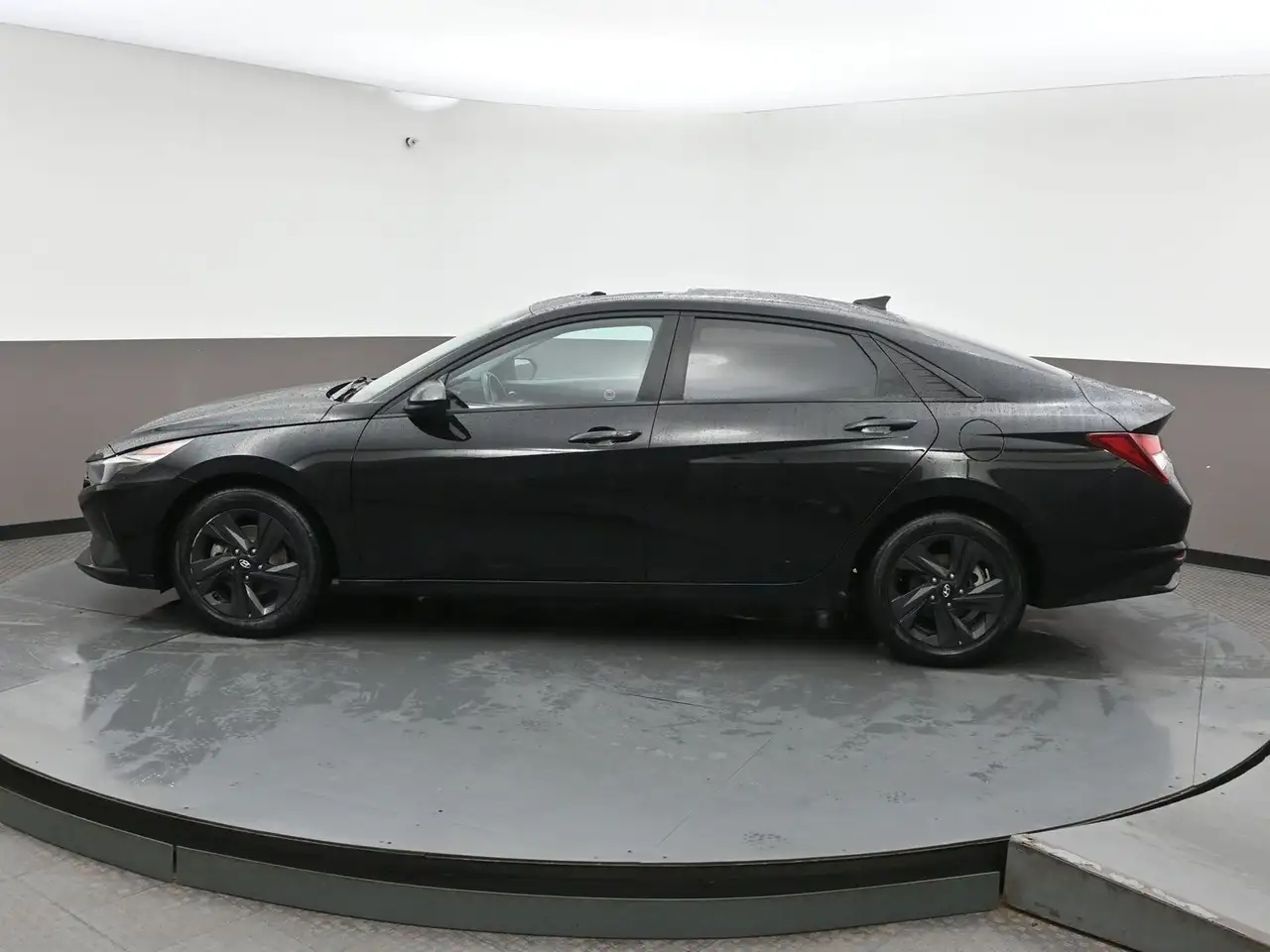 Hyundai ELANTRA снимка Hyundai ELANTRA